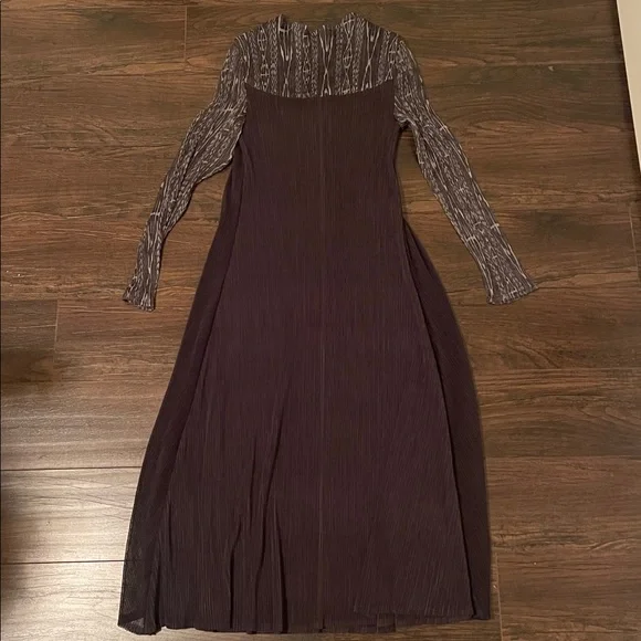 PLEATS PLEASE STYLE DRESS - Picture 2 of 8